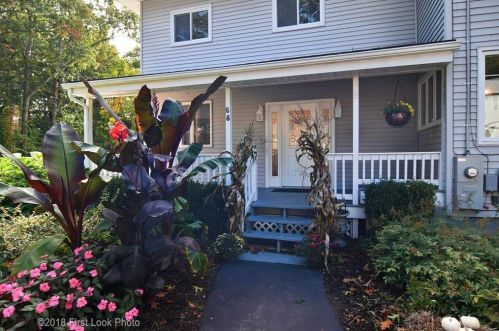58 Hilltop Dr, Providence, RI 02919-3013
