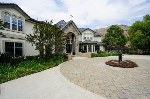 1352 Charmont Rd, La Verne, CA 91750-1000