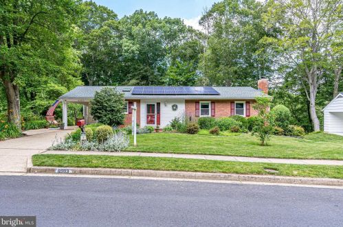 6903 Ashbury Dr, Springfield, VA 22152-3221