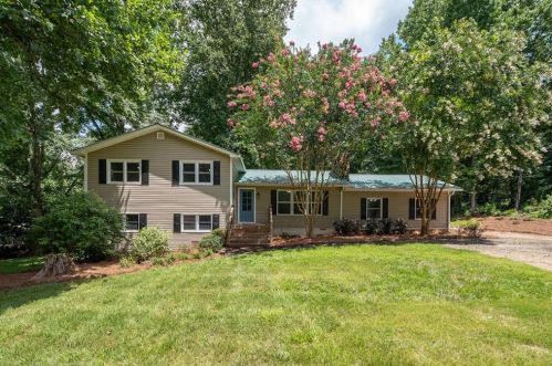 5120 Hopewell Ln, Gainesville, GA 30507-8748