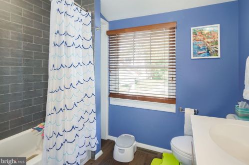 434 Lakeview Ave, Tavistock NJ  08033-1612 exterior