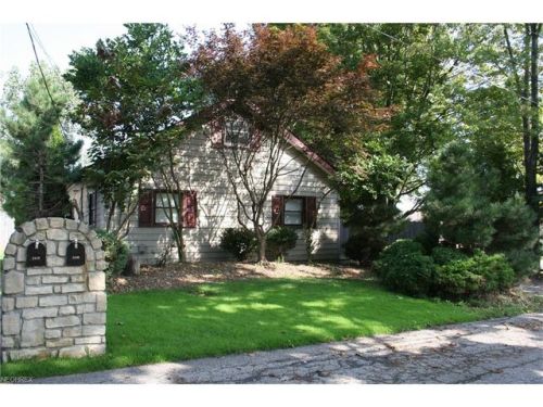 2436 Edgewater Dr, Vermilion OH  44089-2501 exterior