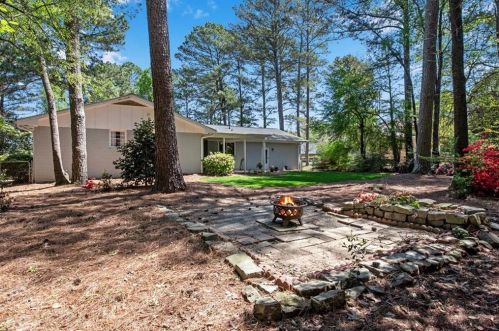 4890 Happy Holw Rd, Atlanta GA  30360-1263 exterior