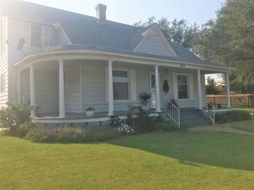 306 2nd St, Waukomis, OK 73773-4200