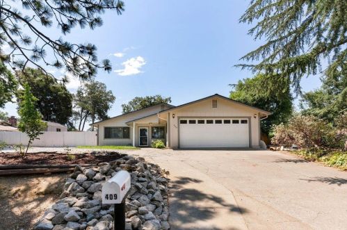 409 Sunlight Dr, Diamond Springs, CA 95619-9338