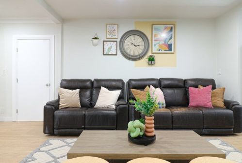 2314 Bristol St, Santa Ana CA  92704-5721 exterior