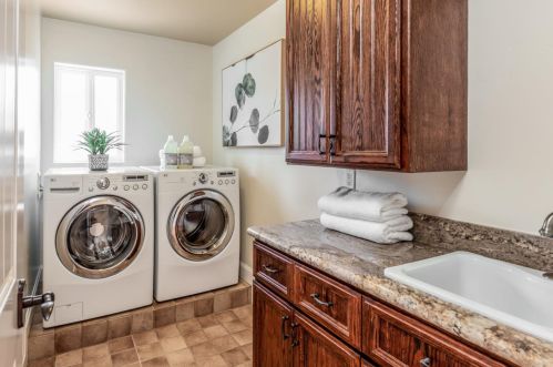 1969 Farndon Ave, Los Altos CA 94024-6944 exterior