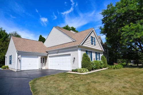 404 Arabian Pkwy, Barrington Hills, IL 60118