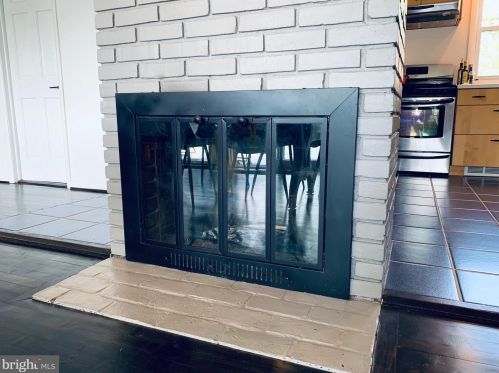 2233 Luzerne Ave, Silver Spring MD 20910-2135 exterior