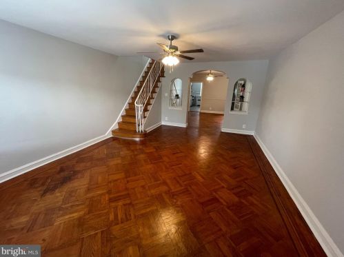 5126 9th St, Philadelphia, PA 19141-4004