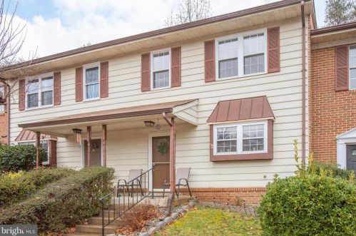 107 Kings Mill Dr, Fredericksburg, VA 22401-5241