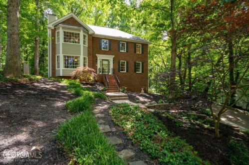 3841 Bluffview Dr, Marietta, GA 30062-7103