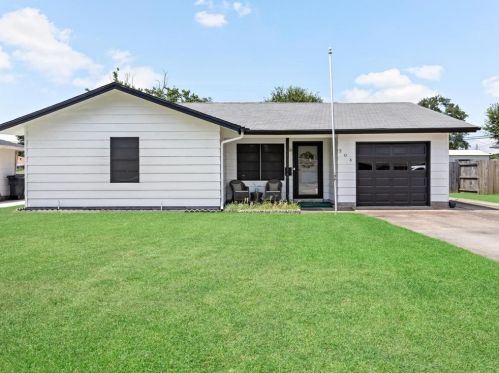 204 2nd 1/2 St, Nederland, TX 77627-2236