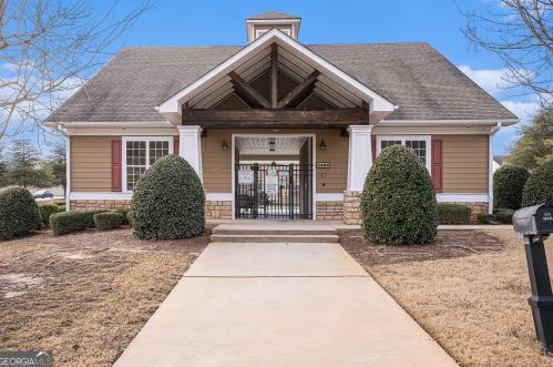 2286 Capella Cir, Atlanta GA  30331-3869 exterior