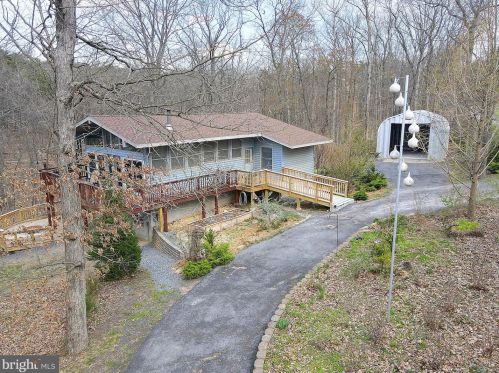 145 Wisteria Ln, Berkeley Springs, WV 25411-5224