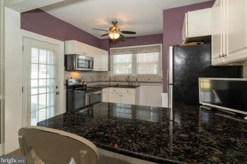 860 Fountain Ave, Lancaster PA  17601-4533 exterior