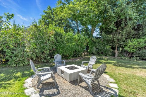 608 Brielle Ave, Brielle, NJ 08730-1912