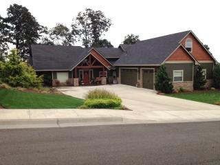 2530 Pine St, Stayton OR  97383-1582 exterior