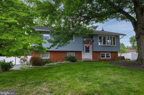 1117 Devonshire Rd, Lancaster PA  17601-1649 exterior