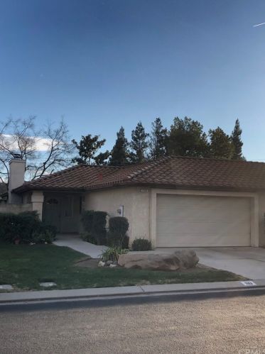 110 Prince Ln, Madera, CA 93637-2656