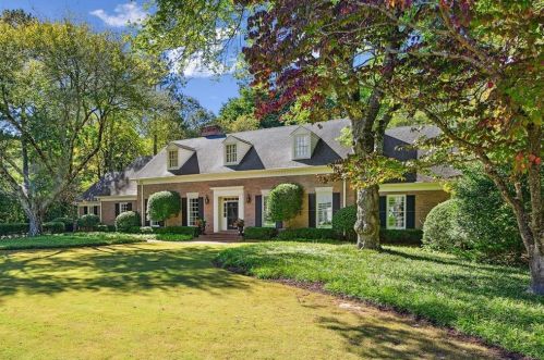 3828 Dumbarton Rd, Atlanta, GA 30327-2620