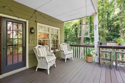 4226 Carmain Dr, Atlanta GA  30342-3504 exterior