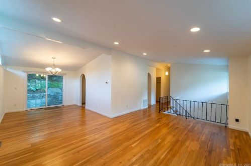 37 Amherst Rd, Riverside CT  06878-1501 exterior