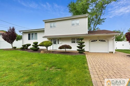 40 Arden Rd, Old Bridge, NJ 08857-1888