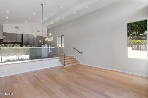 720 Rosecrans Ave, Manhattan Beach, CA 90266-3451