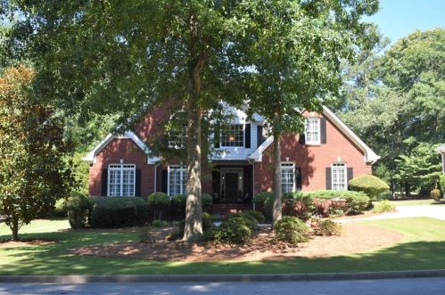 8131 Fairway Dr, Porterdale, GA 30014-2643