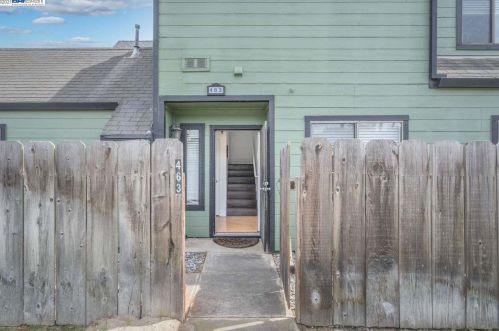 463 Golf Cir, Manteca, CA 95337-6509