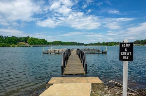 2971 The Lake Rd, Gainesville, GA 30501-1414