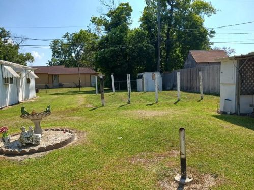 1220 San Felipe St, Angleton TX 77515-5405 exterior