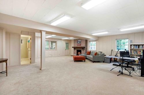 4247 Harrogate Dr, Atlanta GA  30327-3624 exterior