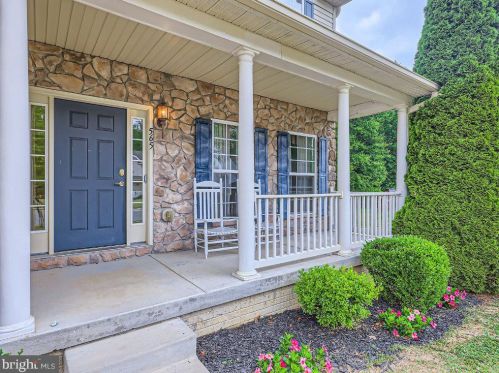 565 Windsong Dr, Aberdeen MD  21001-1835 exterior