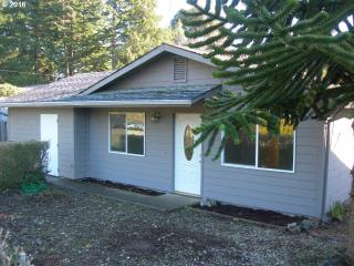 1140 1st St, Bandon OR  97411-9316 exterior