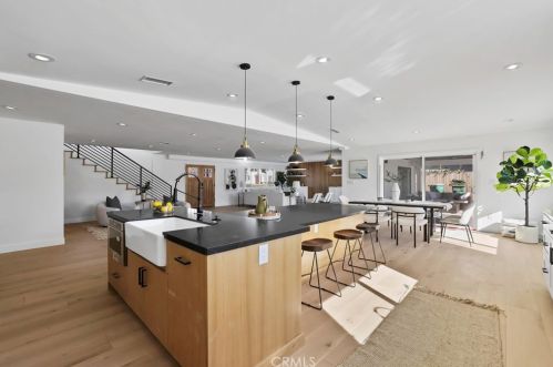 11872 Gladstone Dr, Santa Ana CA  92705-2938 exterior
