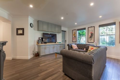 2156 Watermarke Pl, Irvine CA  92612-7691 exterior
