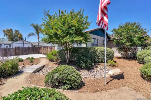 960 Maryland Dr, Vista, CA 92083-3337