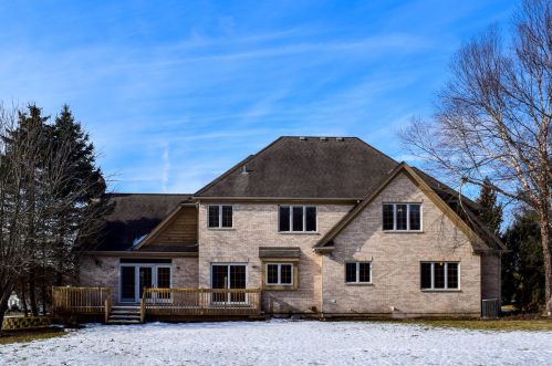 3676 Tamarack Cir, Bull Valley, IL 60012-2138