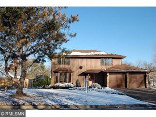 9331 Russell Cir, Minneapolis, MN 55431-2467