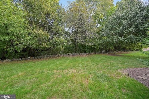 15 Leeds Ct, Lancaster PA  17602-4676 exterior