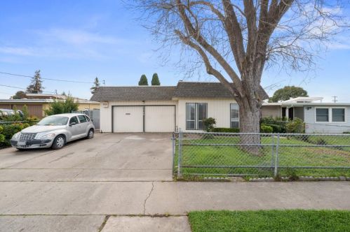 2748 Xavier St, Palo Alto, CA 94303-1255