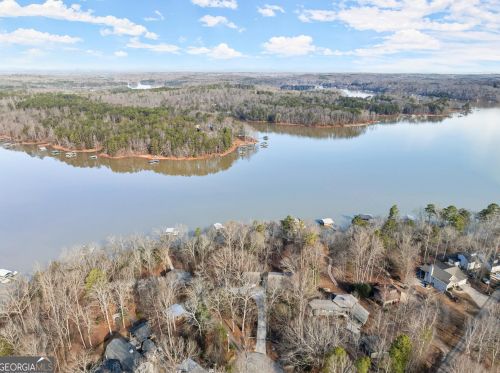 620 Greenleaf Dr, Lavonia, GA 30553-2125