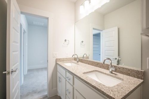 2011 Belford Dr, Austin TX  78757-8207 exterior