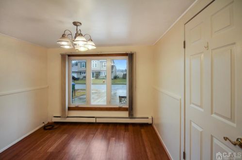 3 Weldon Rd, Edison, NJ 08817-3723