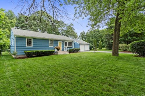 30 Poplar Dr, Cheshire, CT 06410-7115