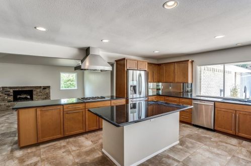 4131 Echo Glen Dr, Dallas TX  75244-7324 exterior