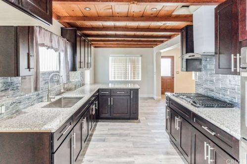 1225 Crestbrook Pl, Anaheim, CA 92805-4830