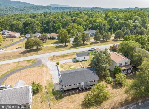 201 Pointfield Dr, Harpers Ferry WV 25425-5173 exterior